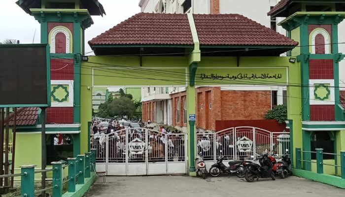 Mahasiswa UINSU Unjuk Rasa Civitas Kampus “Dikurung”