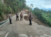 Jalan Lingkar Pulau Samosir Terputus, Wisatawan Diminta Tetap Waspada