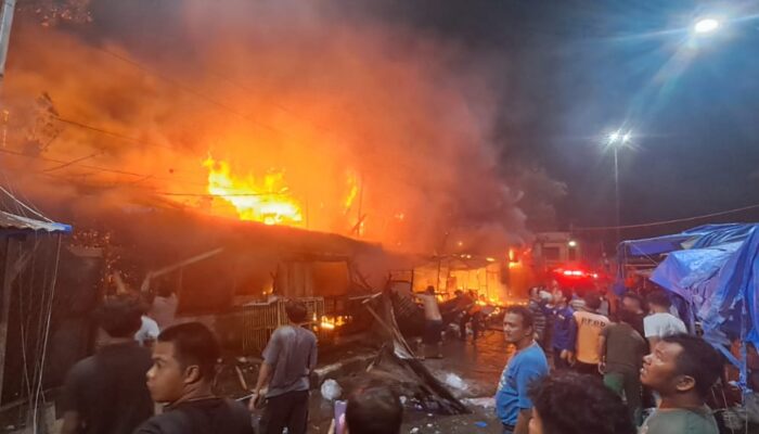 Puluhan Lapak Pedagang Dan Tiga Rumah Di Pasar Sibolga Nauli Dilalap Api