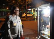 Patroli Dialogis Tengah Malam, Kapolrestabes Medan Sapa Penjual Jamu Di Titi Kuning