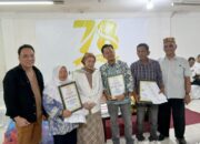 Berbakti 25 tahun Di Harian Waspada, 6 Karyawan Dapat Penghargaan Emas Murni