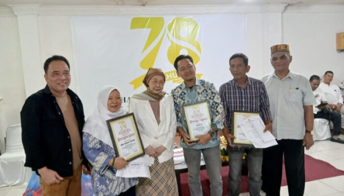 Berbakti 25 tahun Di Harian Waspada, 6 Karyawan Dapat Penghargaan Emas Murni