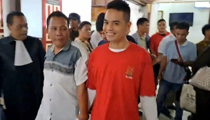 Lolos Tuntutan Mati, Arjuna Tebar Senyum Usai Divonis Seumur Hidup