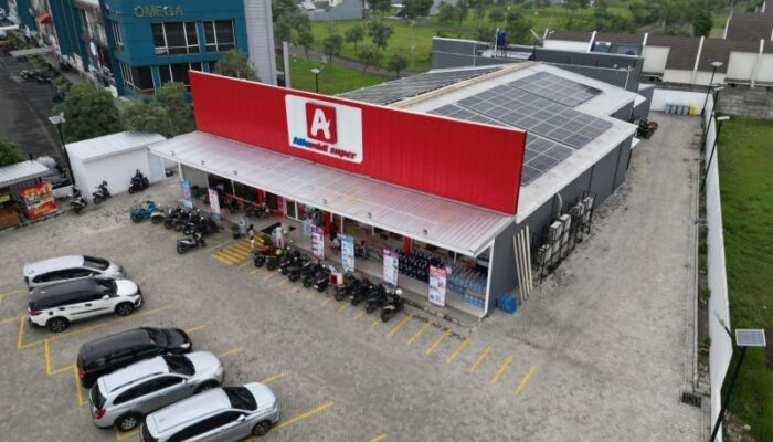 Berhasil Reduksi 477,21 Ton Emisi Karbon Di 2024, Alfamidi Targetkan Tambah PLTS Tahun Ini