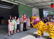 Rayakan Imlek JNE Berbagi Kebahagiaan Kepada Pelanggan