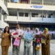 Nazwa Kiara Rinaldi Lubis siswa kelas 11 ULP 1 dan Viera Pilis kelas X ULP 1, Aditya Risky siswa kelas XI AKL 1 berhasil meraih TOP bersama Kepala Sekolah May Gloria Sabrina Meliala. Waspada/Anum Saskia