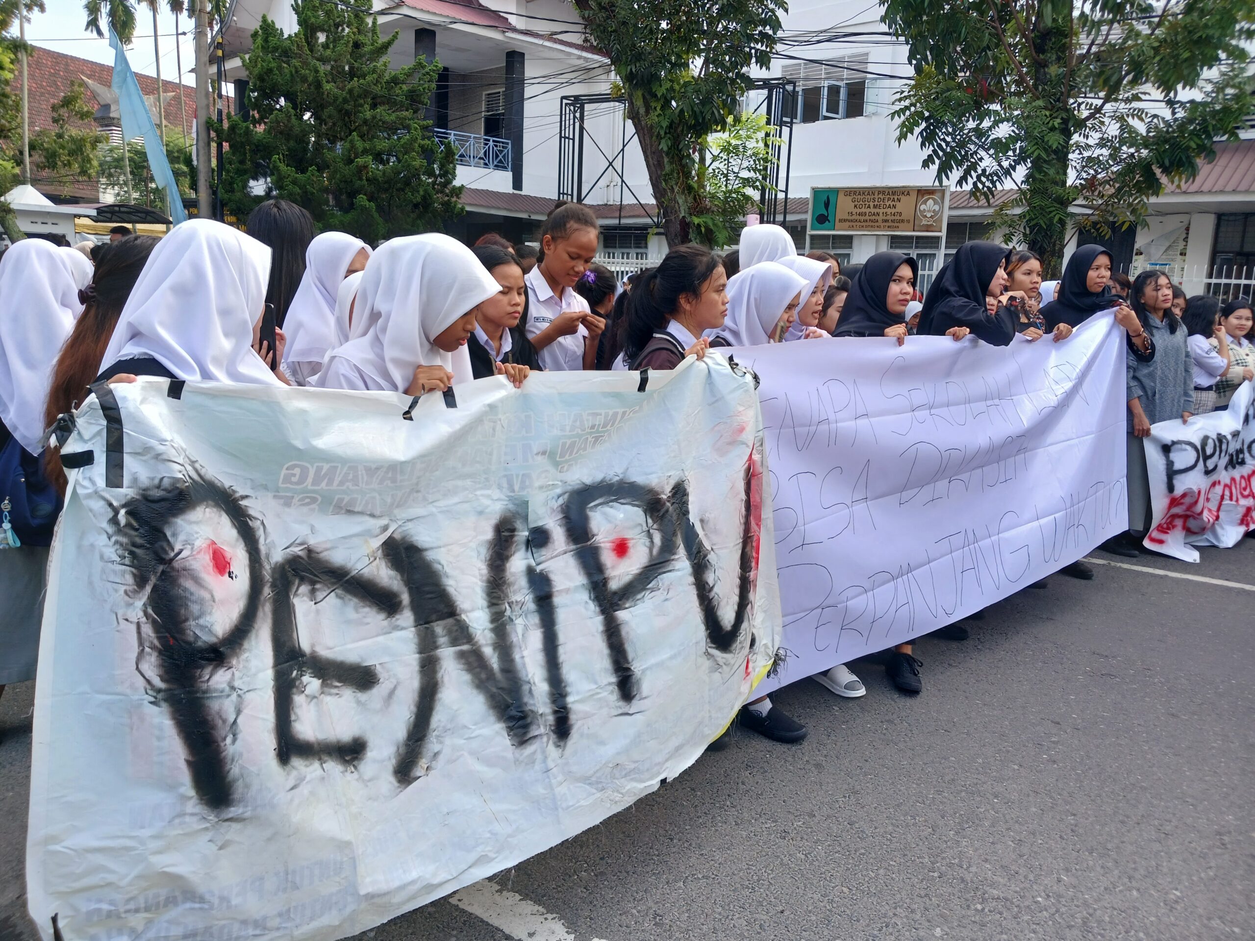 Kumpulan Foto Demo Siswa SMKN 10 Medan Kumpulan Foto Demo Siswa SMKN 10 Medan