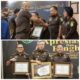 Kepala Kejaksaan Negeri Nias Selatan, Dr. Rabani Halawa, SH, MH saat menerima penghargaan SAKIP Terbaik Ke III Kejaksaan Negeri Tipe B se- Indonesia, Rabu (19/2). Waspada/Ist