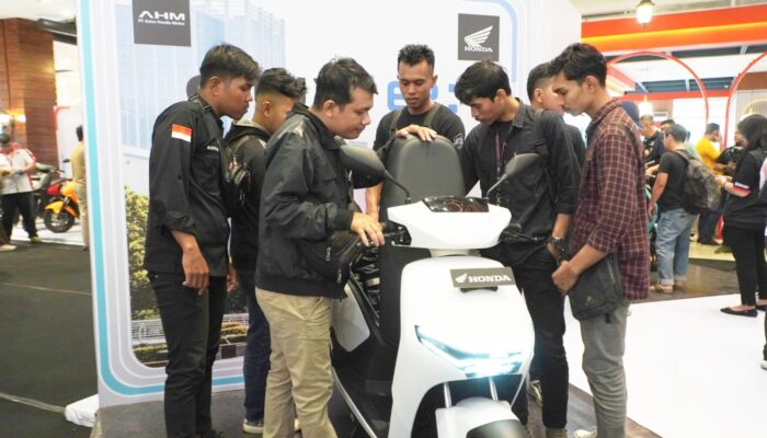 Bikers Bahagia Sambut Honda ICON e: Dan Honda CUV e: