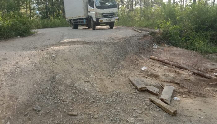 Jalur Takengon-Bintang-Owaq Bertabur Jalan Turun Dan Amblas