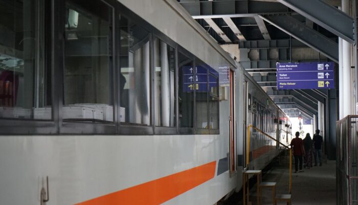 PT Railink Himbau Masyarakat Untuk Tidak Melempar Batu Pada Kereta Api