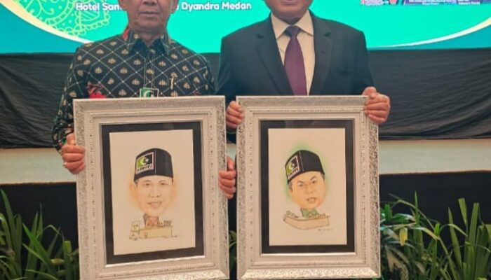 Teristimewa, Syahrul Pasaribu Terima KAHMI Award