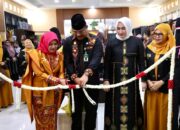 Dorong Pengembangan UMKM Dan Digitalisasi, Pj Gubernur Resmikan Galeri Seuramoe Dekranasda Aceh