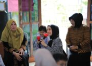 Nana Hafizdhah Kunjungi Aceh Flexi School Dan Posyandu