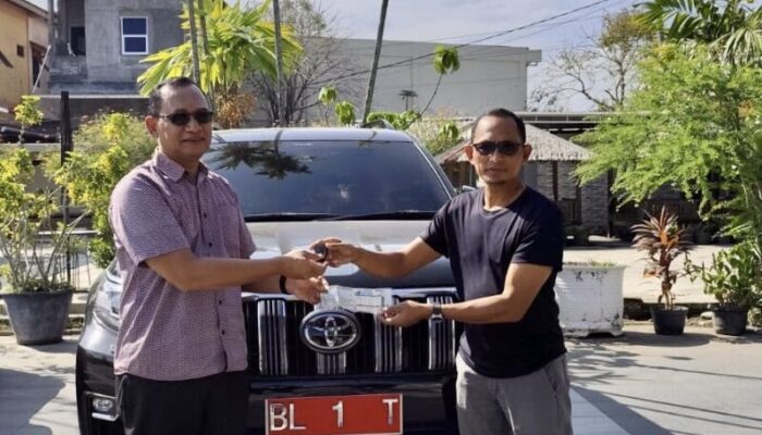 Mantan Bupati Aceh Selatan Tgk. Amran Kembalikan Mobil Dinas Pemkab