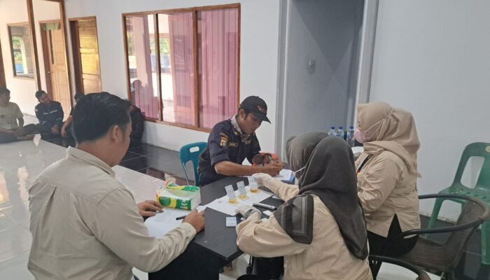 PT KPU Bekerja Sama BNNK Langkat Tes Urine Karyawan