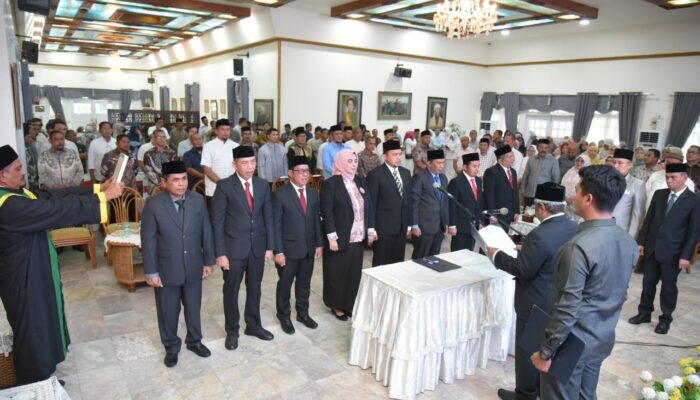 Mahyuzar Lantik 8 Pejabat JPT Pratama