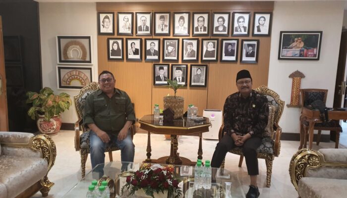 Ketua Umum SMSI Temui Mensos Bahas Sinergi Peringatan HPN 2025