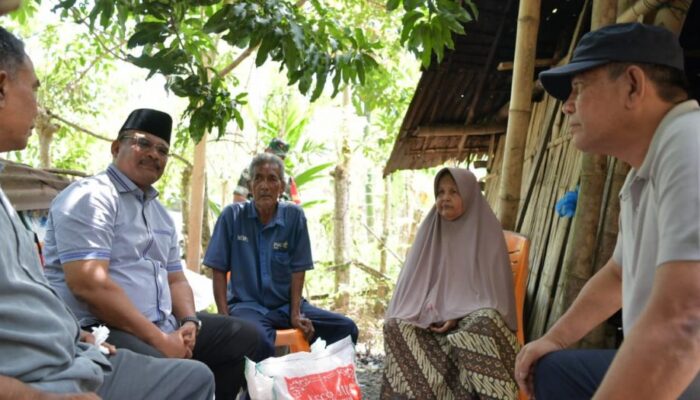 Pj Gubernur Temui Lansia Calon Penerima Rumah Layak Huni Di Pidie