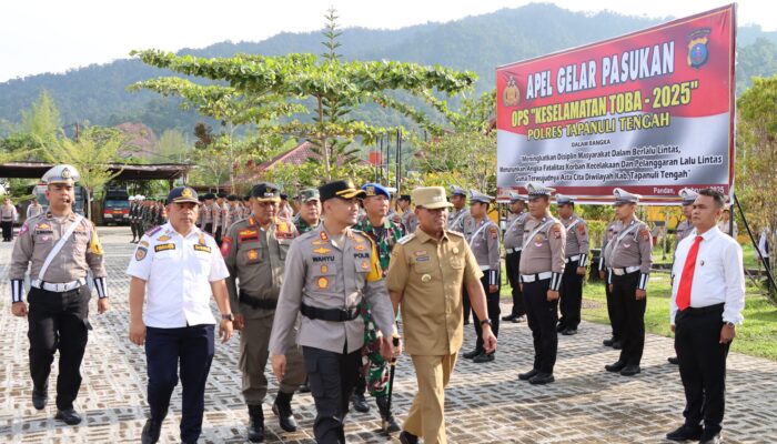Kapolres Tapteng Pimpin Apel Gelar Pasukan Operasi Keselamatan Toba 2025