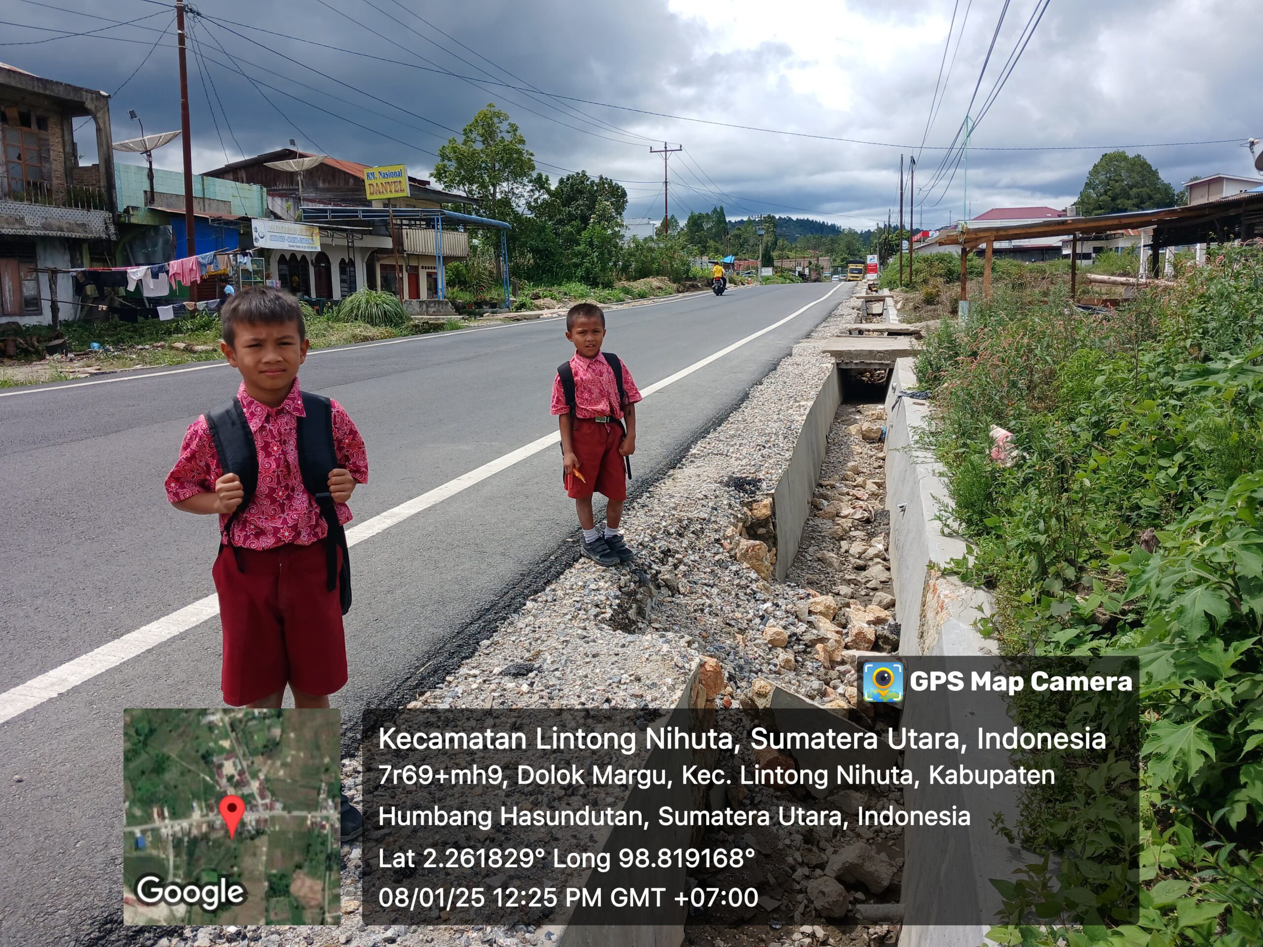Baru Selesai, Drainase Jalan Doloksanggul - Siborongborong Ambruk Baru Selesai, Drainase Jalan Doloksanggul - Siborongborong Ambruk