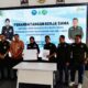 Kepala BNNK Batubara AKBP Arnis Syafni Yanti dan Ketua IWO Batubara Darmansyah tandatangani kesepakatan bersama dalam sosialisasi dan publikasi P4GN di Batubara.(Waspada/Agusdiansyah Hasibuan)