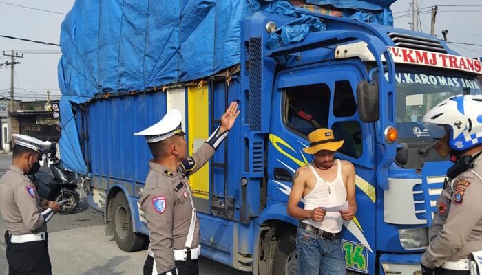 Polres P.Siantar Tindak Truk ODOL Dan Mobil Barang Angkut Orang