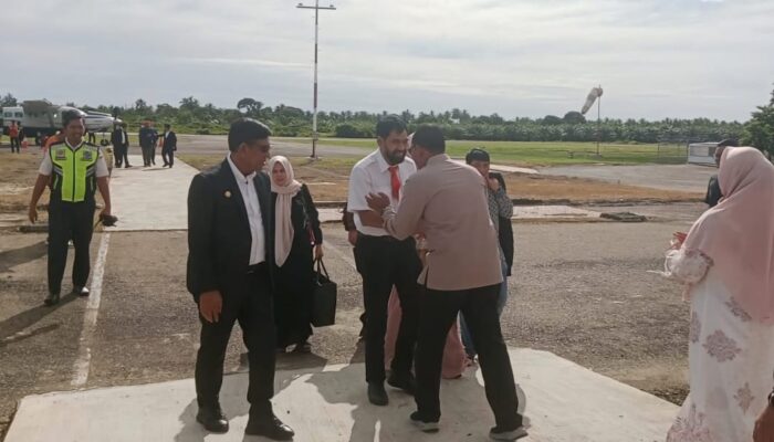 Jelang Pelantikan Bupati, Gubernur Aceh Tiba Di Bandara Teuku Cut Ali