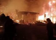 Kota Kampung Ai Simeulue Terbakar, 48 Bangunan Ludes
