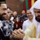Gubernur Aceh, Muzakir Manaf, saat bertemu dengan utusan konsorsium investor dari kerajaan Arab Saudi, Prof Dr Abdul Karim Bin Abdul Aziz Asishri, usai pelantikan Wali Kota dan Wakil Wali Kota Subulussalam, di Gedung DPRK Subulussalam, Sabtu (15/2). (Waspada/Ist)