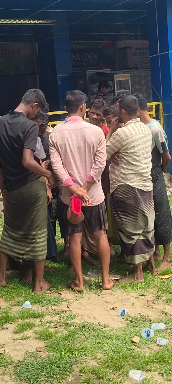 Bus Berisikan Rohingya, Dibawa Dari Bireuen Tujuan Pekanbaru Bus Berisikan Rohingya, Dibawa Dari Bireuen Tujuan Pekanbaru