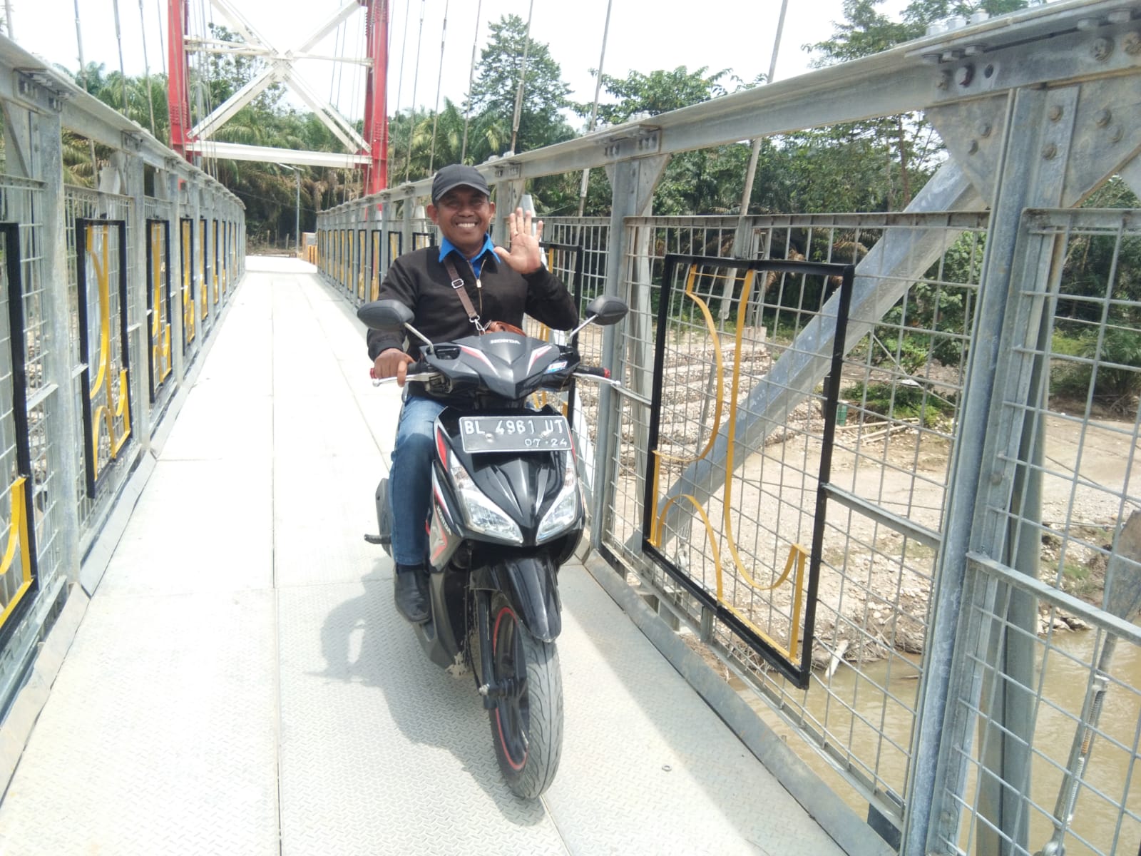 Warga Baling Karang Kini Punya Jembatan Gantung