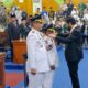 Gubernur Aceh Muzakir Manaf melantik Drs. Armia Pahmi, MH sebagai Bupati Aceh Tamiang dan Ismail, SE sebagai Wakil Bupati periode 2025-2030.(Waspada/Yusri).