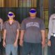 Polisi memperlihatkan dua tersangka dalam kasus kecelakaan yakni TR dan DE di Mapolres Aceh Timur di Peudawa, Senin (17/2). Waspada/Ist