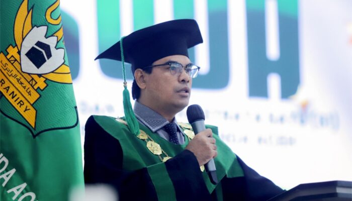 Rektor UIN Ar-Raniry Ajak Wisudawan Jadi Duta Almamater