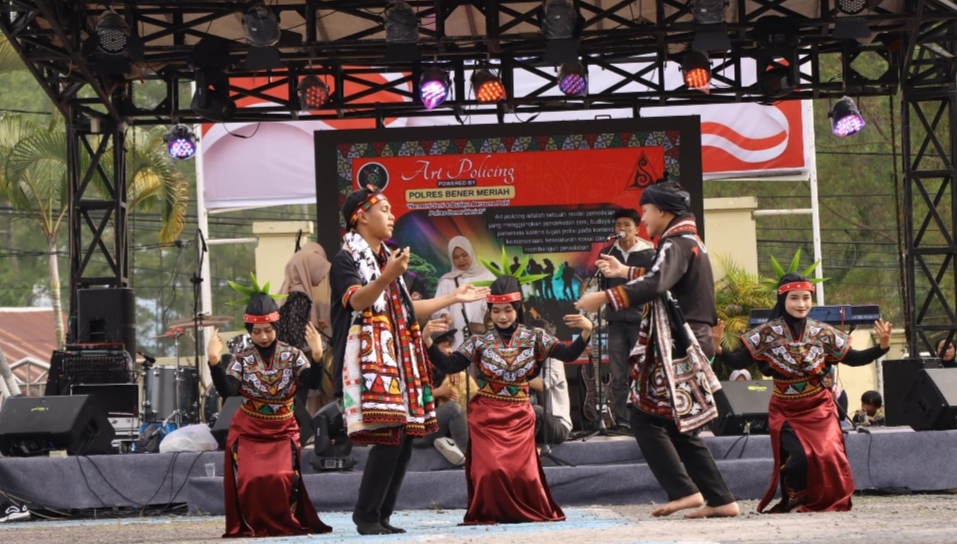 Tari tradisional Gayo, salah satu seni yang dipentaskan dalam ajang Art Policing 2025. (Waspada/Ist)