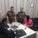Tersangaka IS, DPO Tipikor Pembangunan Stadion Madina TA 2017, saat menjalani pemeriksaan pihak Kejaksaan. (Waspada/ist)