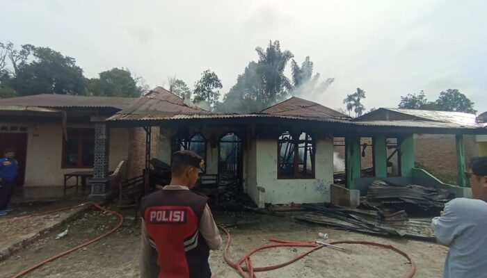 Ditinggal Pergi Ke Ladang, Dua Rumah Di Sidikalang Hangus Terbakar