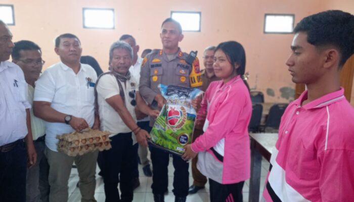 PWI Bonapasogit Dan Polres Taput Bantu Sembako Ke Panti Asuhan Di Siborongborong