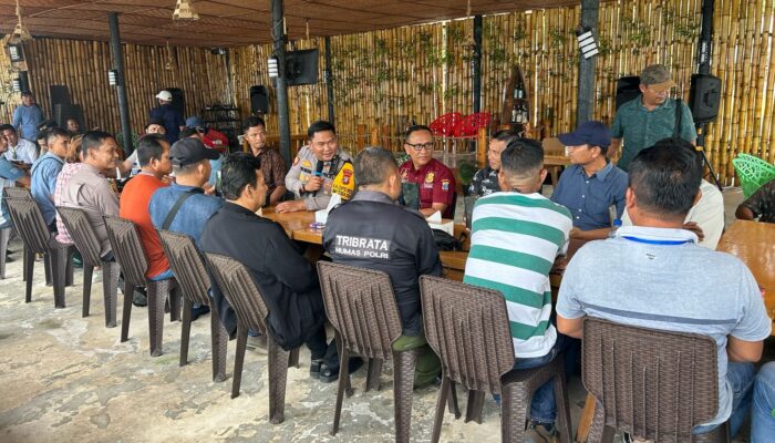 Kapolres Nisel Ngopi Bareng Bersama Wartawan