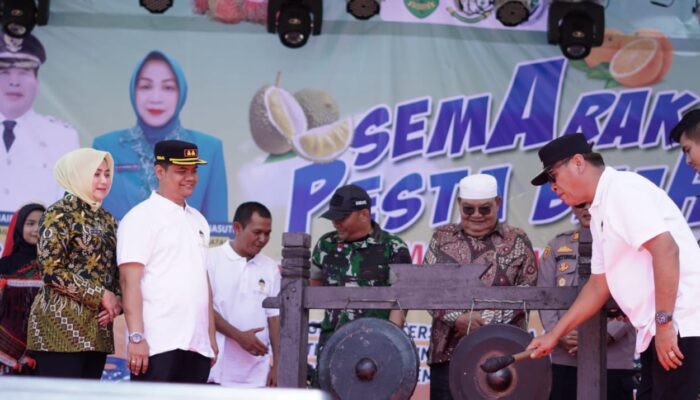 Bupati Dan Kajari Resmi Buka Pameran Pesta Buah