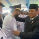 Tampak momen kebersamaan Presiden RI, Prabowo Subianto, dengan Gubernur Aceh Muzakir Manaf pada acara pelantikan Kepala Daerah di Istana Kepresidenan, Jakarta, Kamis (20/2). (Waspada/Ist)