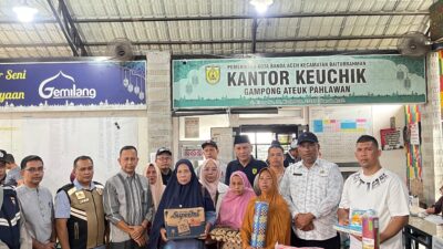 Pemko Serahkan Bantuan Masa Panik Korban Kebakaran Di Ateuk Pahlawan