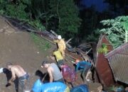 Longsor Tapsel, 1 Rumah Rubuh Dan 2 Orang Hilang