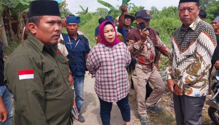 Kadis LHK Sumut Pimpin Warga Bongkar Pagar yang Berdiri Di Hutan Lindung Pantai Labu