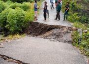 Jembatan Di Tipang Amblas