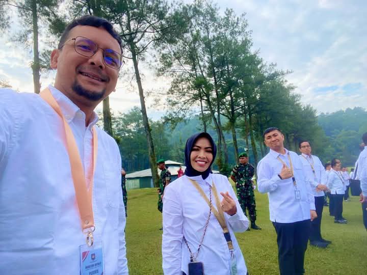 Bupati Labusel Puas Ikuti Retret Di Magelang Bupati Labusel, Fery Sahputra Simatupang mengikuti retret kepala daerah di Magelang. Waspada/Ist