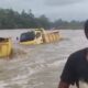 Truk Pengangkut Batu Dan Pasir Terseret Arus Sungai Tiro