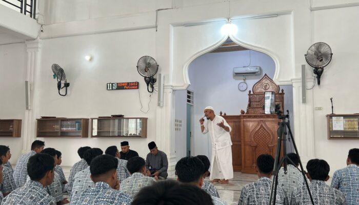 Ratusan Siswa SMAN 1 Peukan Bada Ikuti Zikir Dan Tausyiah,Tarhib Ramadhan Bersama Ust H Zul Arafah