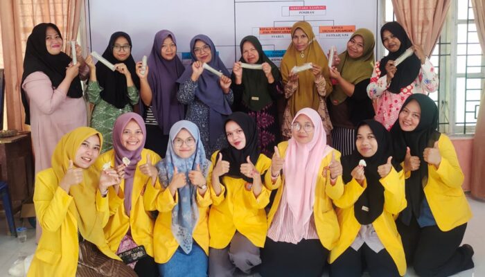 Mahasiswa STAI Tamiang Olah Siput Dondong Jadi Kerupuk